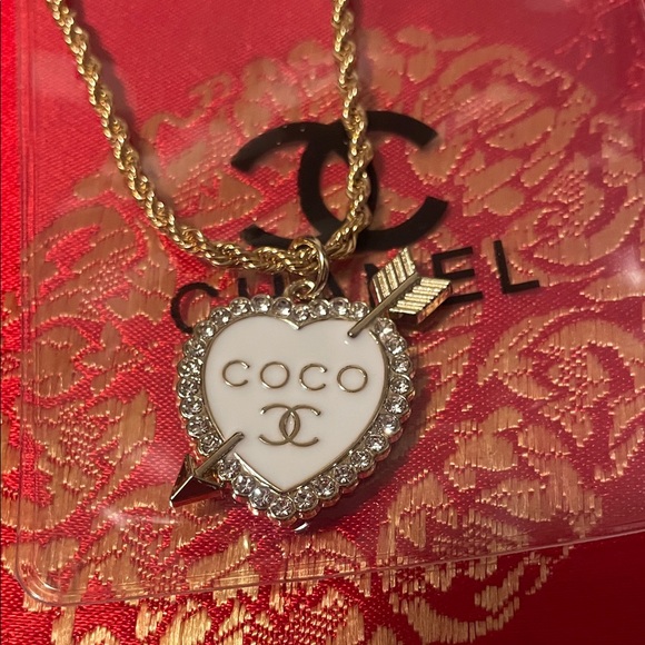 CHANEL zipper charmGold and White Heart repurposed Necklace with Arrow Detail - Picture 1 of 17